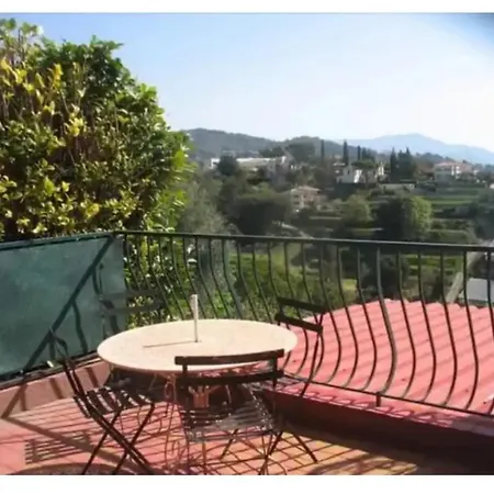 Kwatera prywatna Au Calme Sur Les Collines *