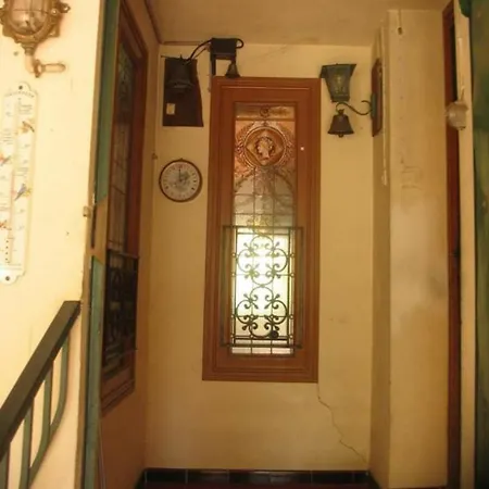 Au Calme Sur Les Collines Séjour chez l'habitant *